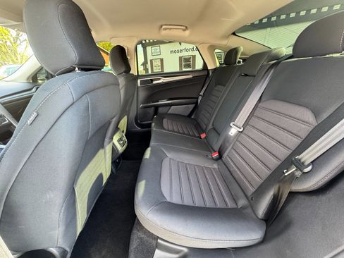 Used 2020 Ford Fusion SE image 16