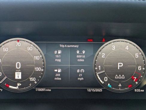 Used 2024 Land Rover Defender 110 S image 11