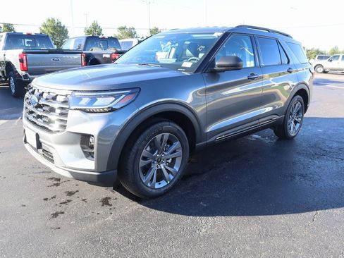 New 2026 Ford Explorer Active w/ Active Comfort Package image 10