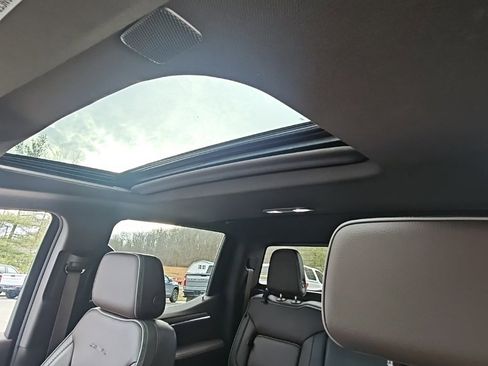 Used 2024 GMC Sierra 1500 Denali w/ Denali Reserve Package image 17