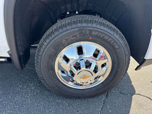 New 2026 Chevrolet Silverado 3500 High Country w/ High Country Premium Package AWD/4WD image 13