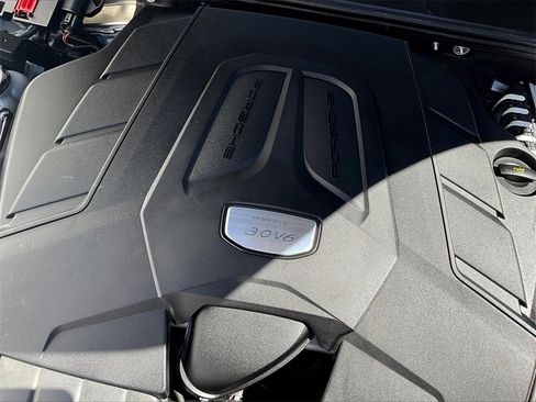 Certified 2023 Porsche Cayenne Coupe image 34