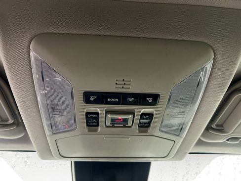 Used 2020 Toyota RAV4 XLE Premium image 22