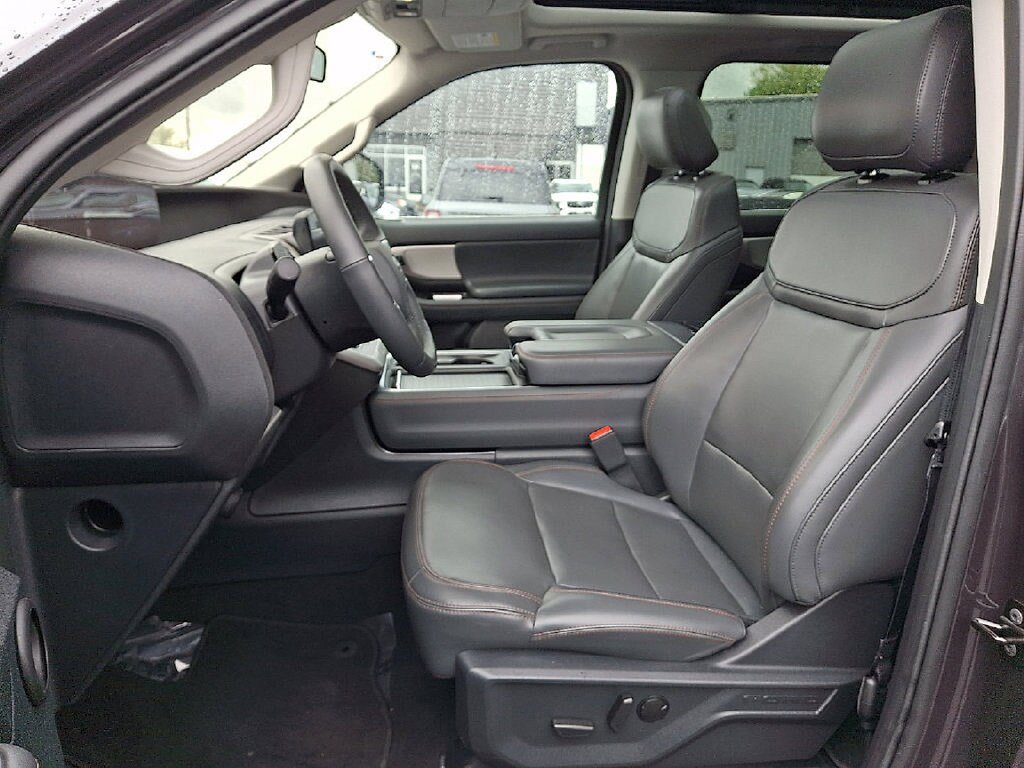 Used 2025 Ford Expedition Active AWD/4WD image 15