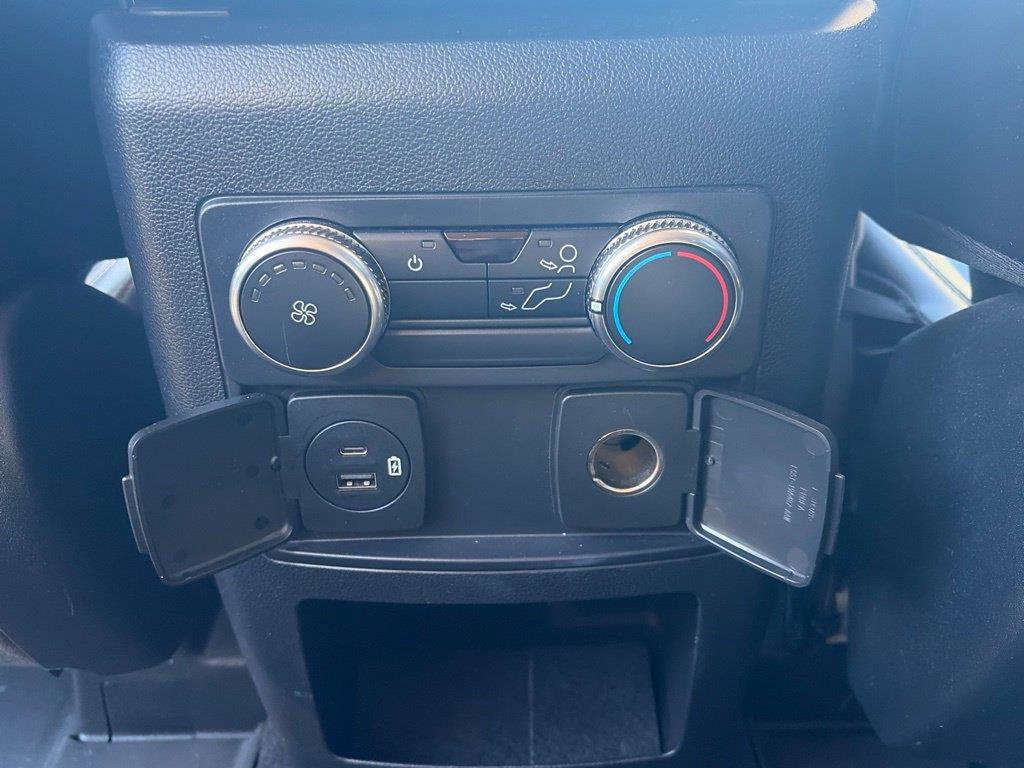 Used 2021 Ford Explorer XLT w/ Equipment Group 202A AWD/4WD image 11