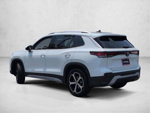 New 2026 Volkswagen Tiguan SE FWD image 9