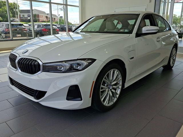 Certified 2023 BMW 330e xDrive w/ Premium Package AWD/4WD image 3
