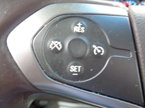 Used 2015 Chevrolet Silverado 2500 LT w/ LT Convenience Package image 76