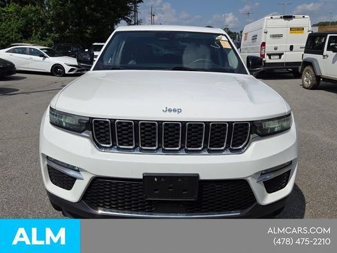 Used 2023 Jeep Grand Cherokee Limited AWD/4WD image 2