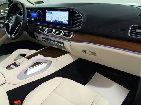 Certified 2026 Mercedes-Benz GLS 450 4MATIC image 22