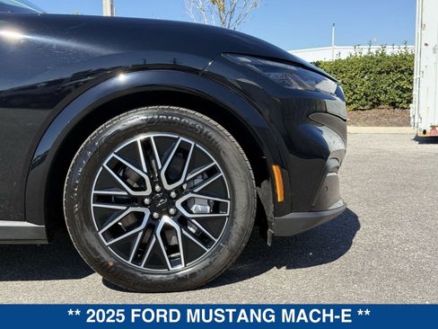 Certified 2025 Ford Mustang Mach-E Premium image 11