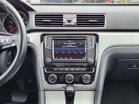 Used 2019 Volkswagen Passat 2.0T Wolfsburg w/ Wheels & Sunroof Package image 18