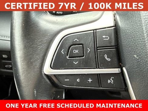 Used 2023 Toyota Highlander LE AWD/4WD image 24