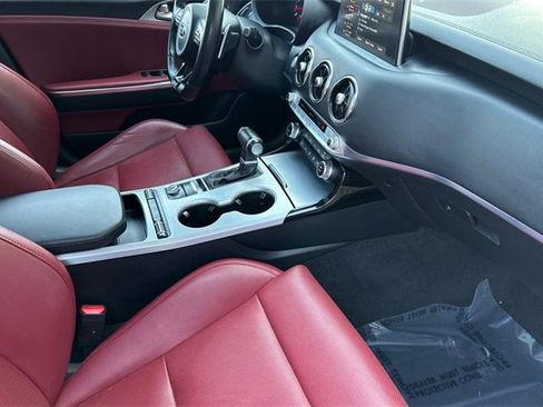 Used 2019 Kia Stinger GT1 image 19