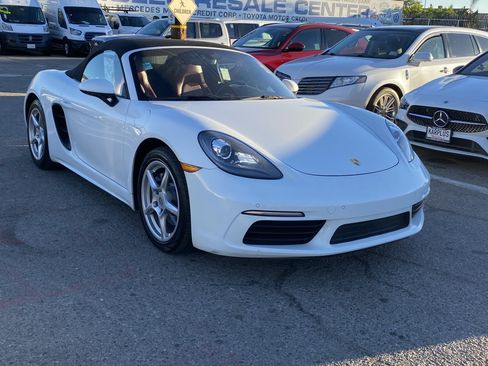 Used 2018 Porsche 718 Boxster image 6
