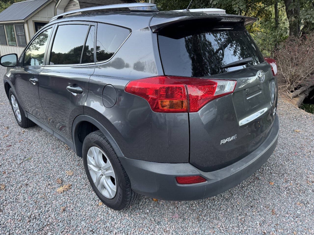Used 2015 Toyota RAV4 LE AWD/4WD image 32