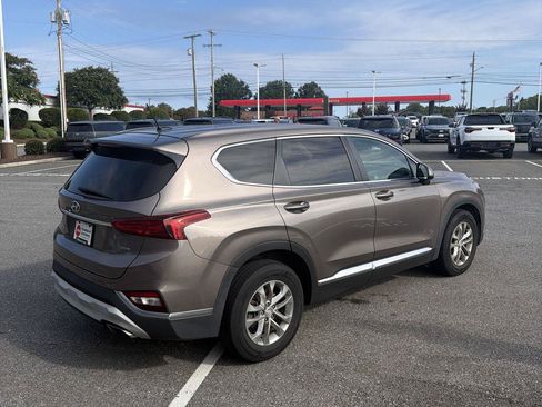 Used 2019 Hyundai Santa Fe SE AWD/4WD image 6