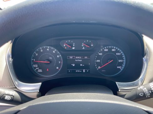 Used 2023 Chevrolet Traverse LS image 4