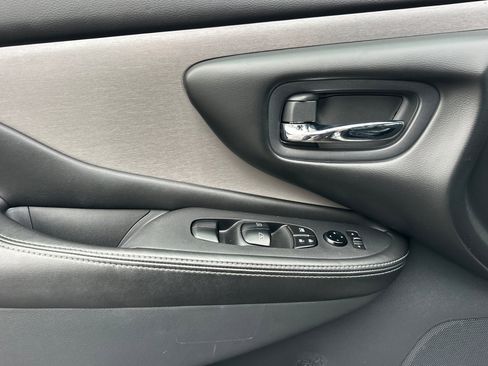 Used 2023 Nissan Murano SV image 10