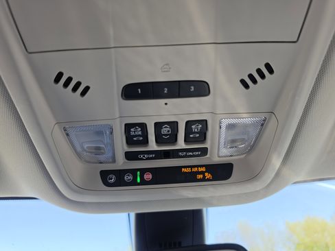 Used 2023 Buick Enclave Essence w/ Experience Buick Package AWD/4WD image 32