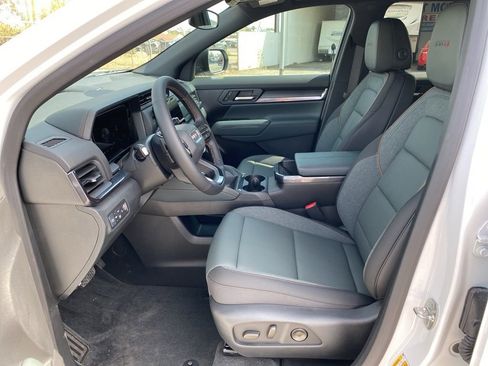 New 2026 GMC Terrain AT4 w/ LPO, Black Badging Package AWD/4WD image 27
