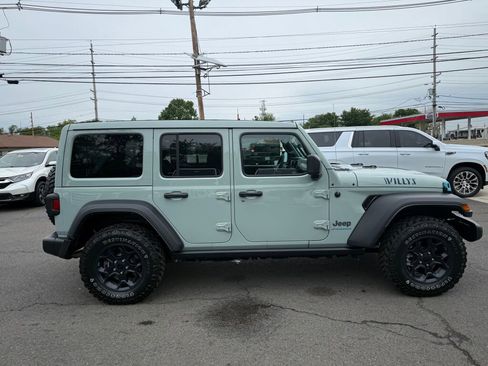 Used 2023 Jeep Wrangler Unlimited w/ Sun & Screen Package AWD/4WD image 8