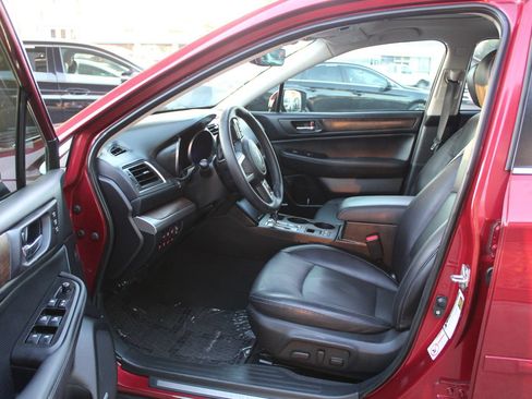 Used 2017 Subaru Outback 2.5i Limited AWD/4WD image 9