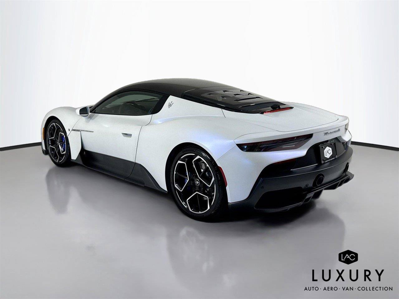 Used 2023 Maserati MC20 Coupe RWD image 7