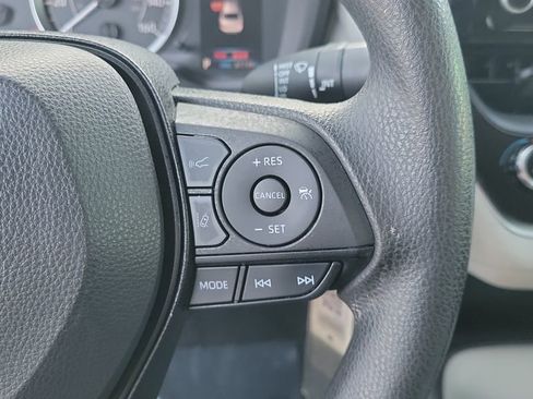 Used 2022 Toyota Corolla LE FWD image 22