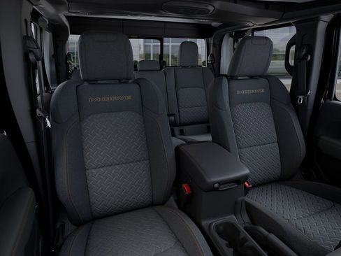 New 2025 Jeep Gladiator Mojave w/ Convenience Group image 18