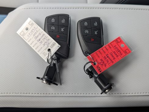 Used 2024 Chevrolet Equinox EV LT FWD image 35