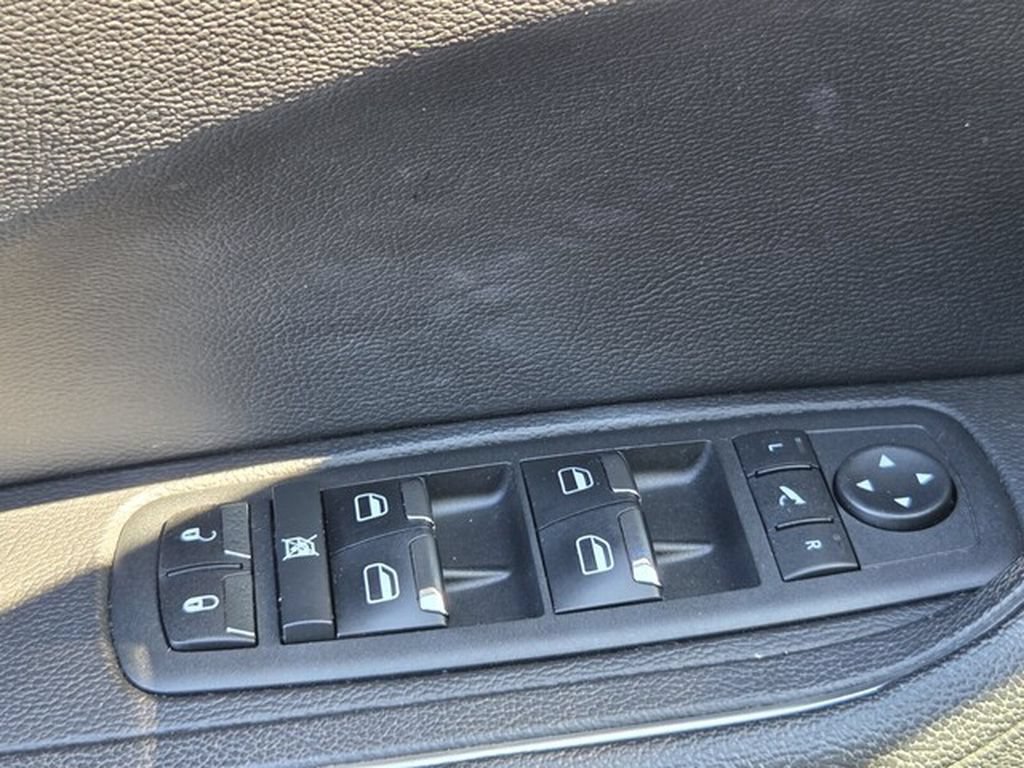 Used 2020 Maserati Levante AWD/4WD image 33