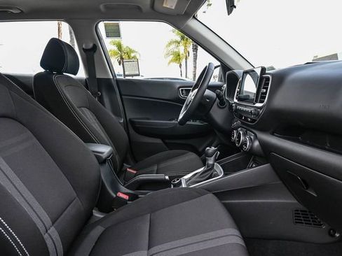 Certified 2025 Hyundai Venue SEL FWD image 22