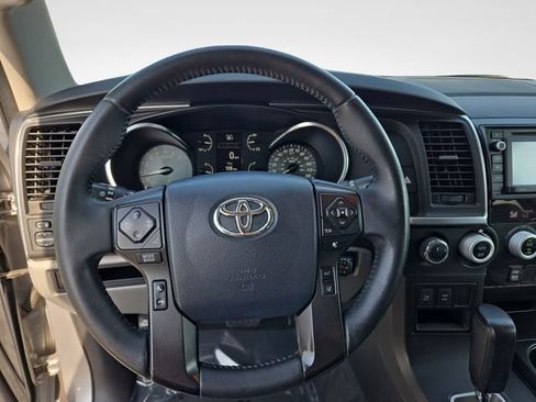Used 2019 Toyota Sequoia SR5 AWD/4WD image 20