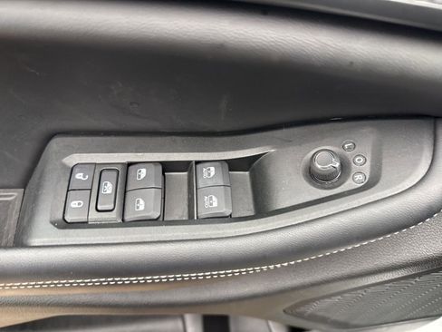 Used 2024 Jeep Grand Cherokee Altitude image 9