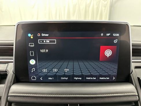 Used 2022 GMC Yukon SLT w/ SLT Luxury Package image 19