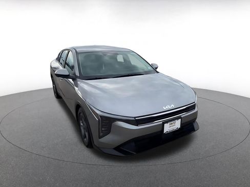 Used 2025 Kia K4 LXS image 3