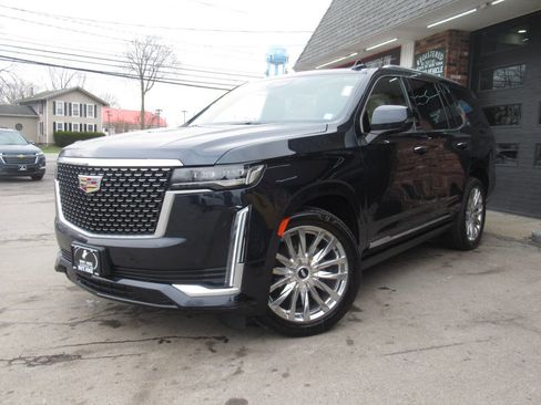 Used 2021 Cadillac Escalade Premium Luxury image 40
