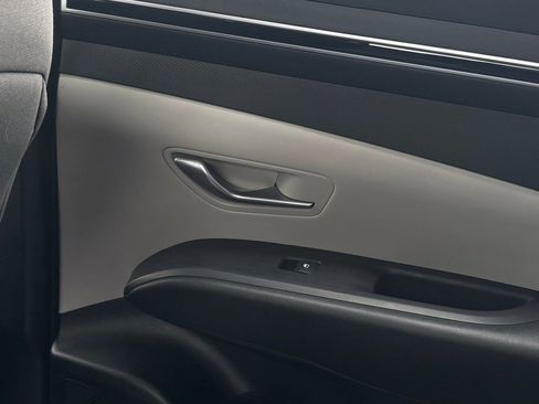 Used 2023 Hyundai Tucson SE image 34