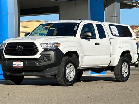 Used 2022 Toyota Tacoma SR image 10