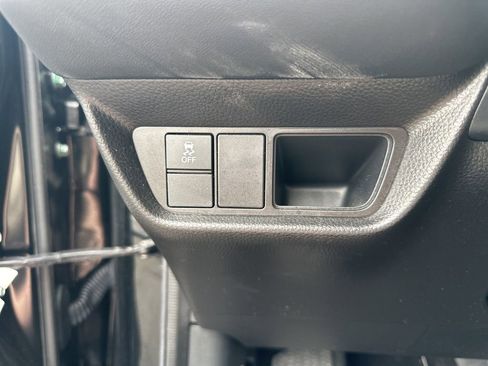 Used 2025 Honda HR-V LX image 16