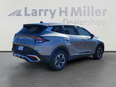 Used 2024 Kia Sportage LX image 5