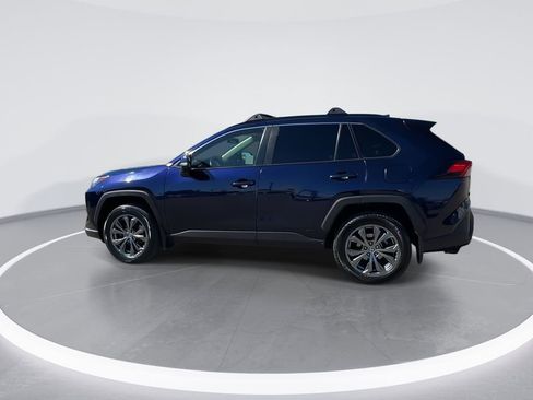 Used 2022 Toyota RAV4 XLE Premium image 10