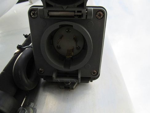 Used 2022 Ford F650 2WD Regular Cab Super Duty image 26