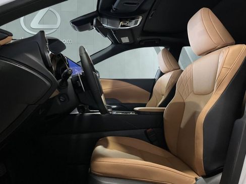 Certified 2026 Lexus RX 350 Premium w/ Accessory Package (Z1) image 9