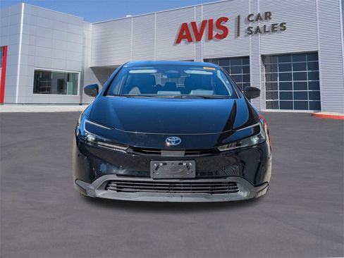 Used 2024 Toyota Prius LE image 2