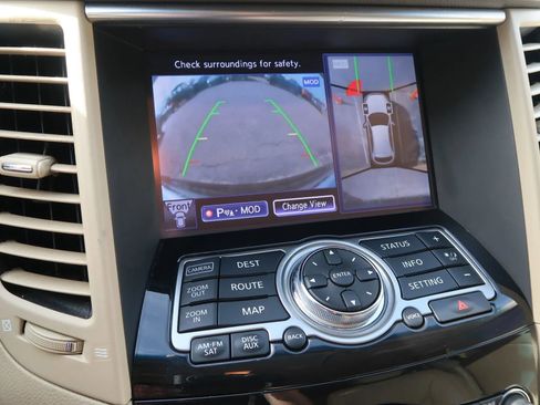 Used 2017 INFINITI QX70 3.7 w/ Premium Package image 35