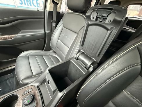 Used 2021 GMC Acadia Denali w/ Denali Ultimate Package image 29