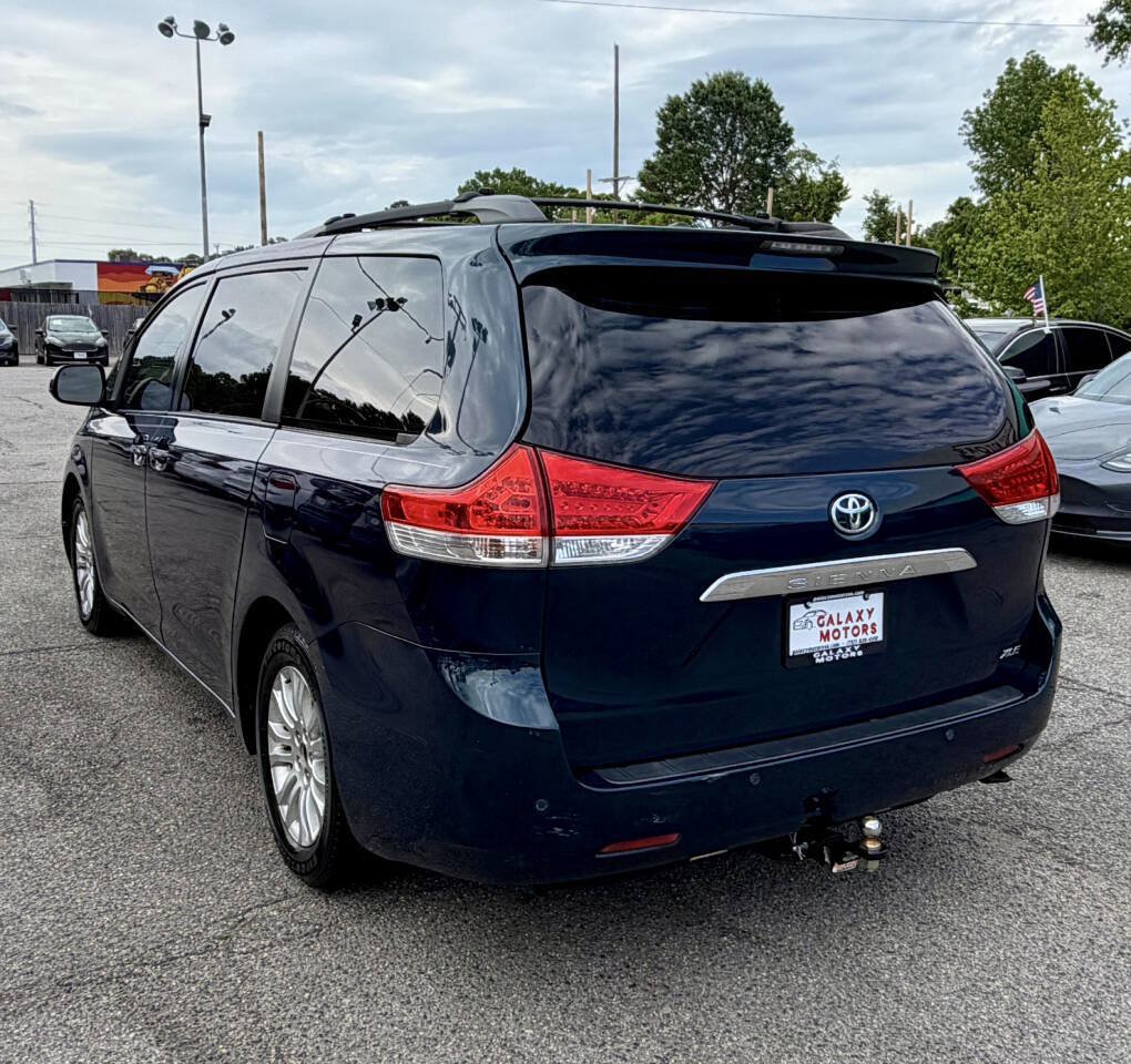 Used 2012 Toyota Sienna XLE FWD image 5