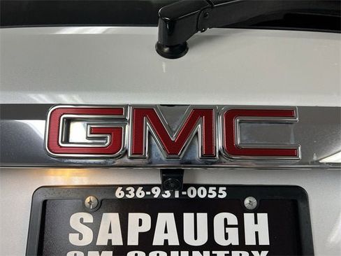 Certified 2017 GMC Acadia Denali w/ Technology Package image 32